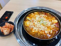 -三清洞摩西韩式年糕火锅(威高广场店)