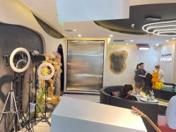 -TOP HAIR SALON