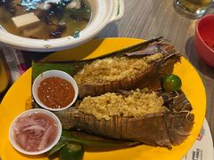 -东海岸人工湖美食村