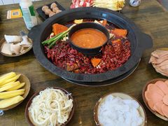 -黄潇洒老火锅(九眼桥宏济巷店)