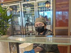 -大中华希尔顿酒店-念自助餐·嗨啤·小龙虾