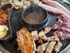 -江南猪肉商会无限续吃(弘大店)