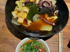 -万记麻辣烫国展总店