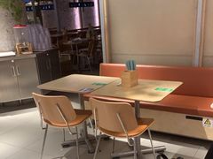 -老乡鸡(上海白玉兰广场店)