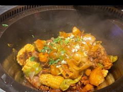 -山河屯铁锅炖·非遗东北菜(南山店)