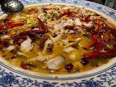 -桂二老坛酸菜鱼(三街两巷店)