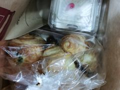 -红宝石·鲜奶小方·海派西点房(莘庄龙之梦店)