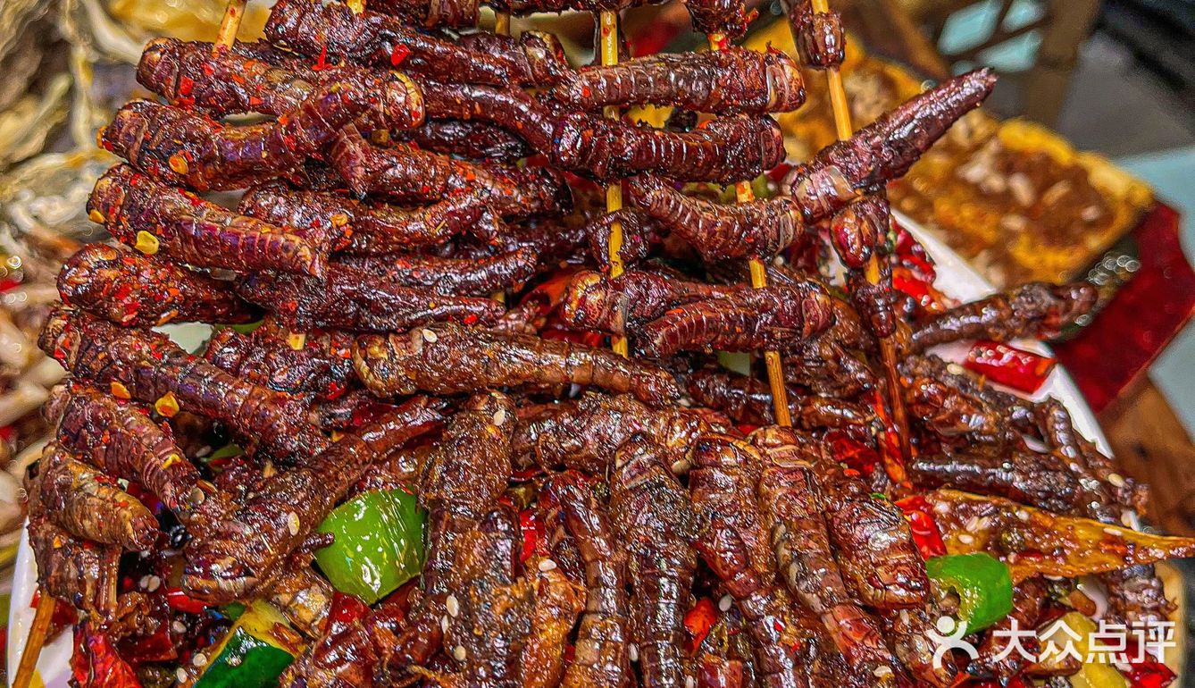 成都也有烤草蜢了!吃过才知道有多香! - 大众点评吃喝玩乐精选