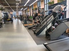 -岩顶健身(玄武店)