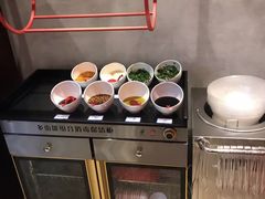 -小蛮椒麻辣烫·麻辣拌(青浦宝龙店)