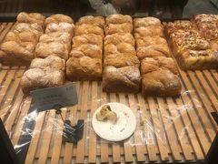 红豆丹麦吐司-Dough&Joe团憩(瑞虹天地月亮湾店)