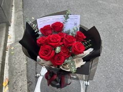 -何兮花店·气球派对鲜花店(马桥银春路万科城店)