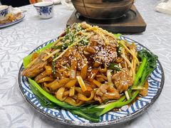 湿炒牛肉河粉-天宝食坊·啫啫煲大排档(西华路店)