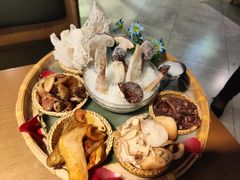 -菌彩云南野生菌火锅(万达广场店)
