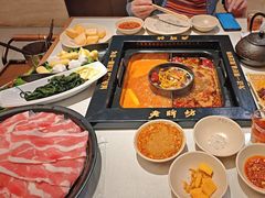 -老牌坊云南鱼豆花火锅(哈西万达店)