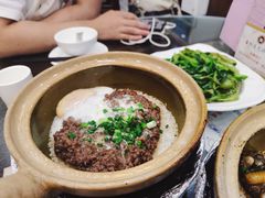 窝蛋牛肉饼煲仔饭-红星光发煲仔饭(文海店)