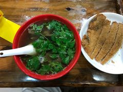 牛肉汤-潘国仙耳光馄饨(黄家阙路店)