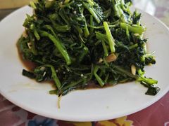 -何适山庄·团餐住宿(水长城P2停车场店)