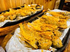 干炸黄花鱼-老东镇啤酒屋海鲜加工·蒸汽海鲜·海鲜烧烤(台东店)