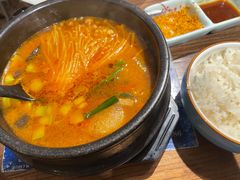 -明洞阿姨·韩式酱蟹烤肉·创意料理(三元桥店)