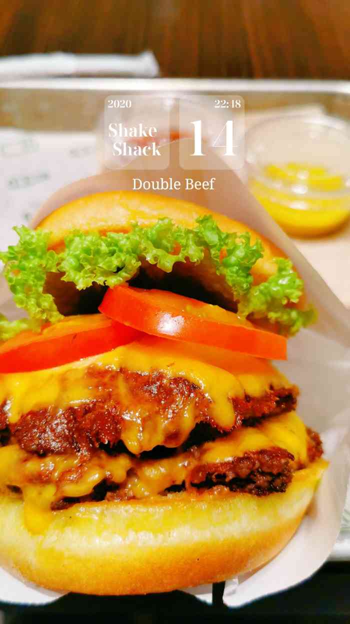 shake shack-"看网页的评论说是最近最红的汉堡,确实是店.