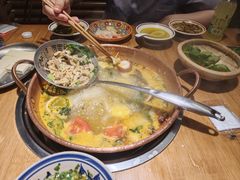 -洱火云南酸菜牛肉火锅(石景山当代商城店)