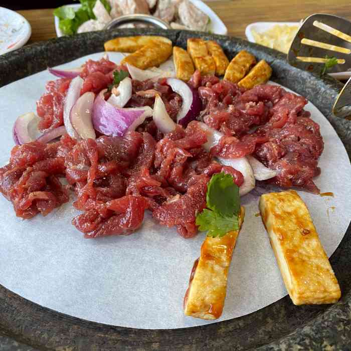 京皇·南城石锅烤肉(密云店)-"戴眼镜的那位前厅妹子真的是好赞,你