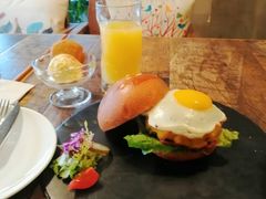 -HIGH FIVE哈福手工汉堡(桂林路店)