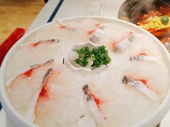 龙利鱼-爱你您·自家鱼塘·活水喷泉鱼火锅(八里店)