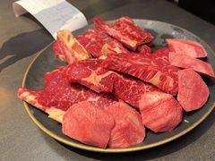 -铭牛烧肉·和牛海鲜自助(高新月牙湖店)
