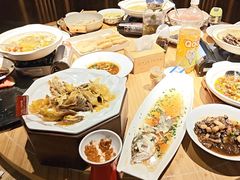 -头上红煨盐鸡·非遗院子餐厅