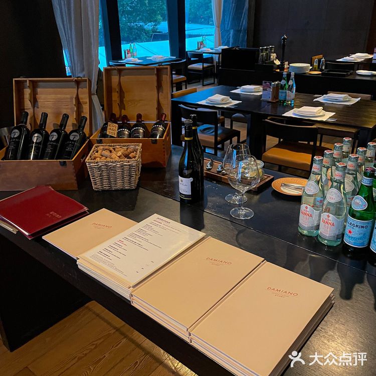 约会选的这家西餐厅…… 