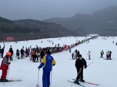 -济南卧虎山滑雪场