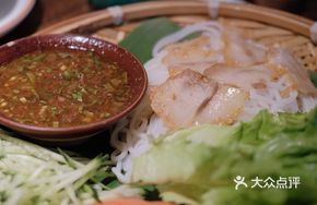 Hand-grab Roast Meat Noodles