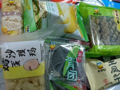 -来伊份1038(新村路三店)