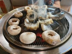 -围炉肉舍•炭烤活鳗•丹东海鲜烤肉(步行街店)