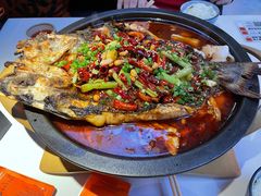-鸣记脆皮烤鱼·海鲜烤鱼(三八广场店)