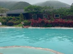 -十万大山布透温泉