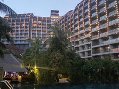 -三亚湾海居铂尔曼度假酒店