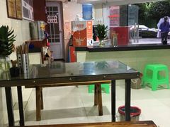 -黎氏老太婆小面馆(临华大厦店)