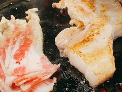 厚切猪肉-·缸桶屋·韩式牛肋条自助烤肉(西湖D11店)