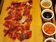 -恰餐厅及酒吧 CHAR Bar & Grill (北京丽都皇冠假日店)