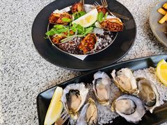 -12 Rocks Beach Bar Cafe