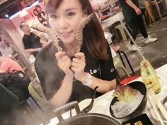-鲜入围煮花胶鸡海鲜火锅