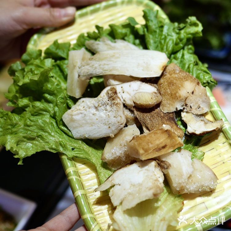 关于我和姐妹在云南吃菌子火锅中毒这件事