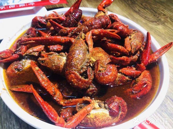 叶派龙虾•招牌香辣蟹·海鲜(中海国际店)十三香小龙虾图片
