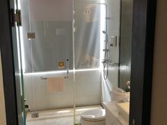 -昆明朗威酒店(昆明站火车站双桥夜市风情街店)