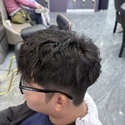 -藤野造型烫染·漂发