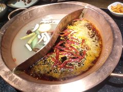 -山城鼎重庆老火锅(西安钟楼店)