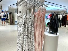 -URBAN REVIVO(七宝领展广场店)